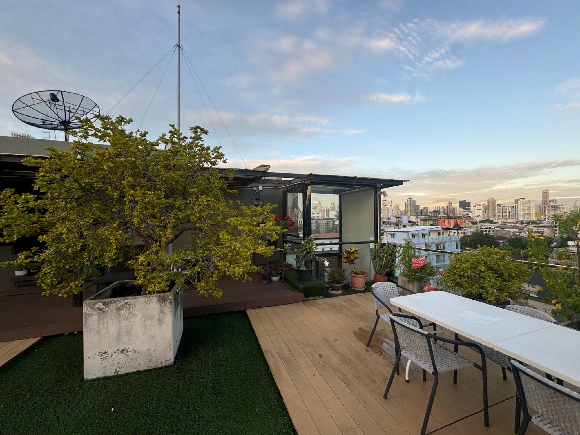W8 Condo, Top Floor Luxe 3 Bedroom Penthouse, Hip Central Bangkok Area, 5 Mins From Thonglo Bts Station Бангкок Экстерьер фото